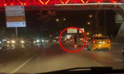Konya’da scooterlı genç trafiği birbirine kattı! Kendisine yol vermeyen araçları solladı