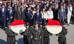 Büşra Özdemir Ata’nın huzurunda