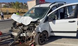 Elmalı Yolu'nda trafik aksatan kaza!