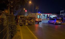 Gazipaşa'da kamyonet devrildi: Sürücü ve eşi yaralandı!