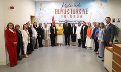 İbradı Belediye Başkanı Hatice Sekmen, Özlem Çerçioğlu ile aynı karede