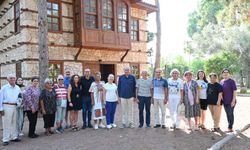 Kepez'de gönüllülerle yaşlı dostu kent için ilk adımlar atıldı