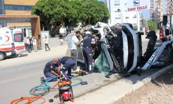 Kumluca'da belediye aracı ile hafif ticari araç çarpıştı
