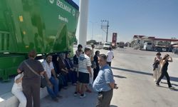 Mazotu biten otobüste mahsur kalan yolcular otostopla Adana'ya ulaştı!