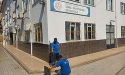 Antalya'da Büyükşehir Belediyesi ekipleri okul hazırlığında