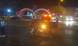 Serik'te trafik kazası: Sürücü araçtan fırladı