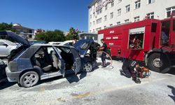 Serik'te hastane otoparkında otomobil alev aldı
