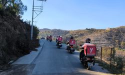 Antalya'da 3 gündür süren yangınlara motokuryelerden destek