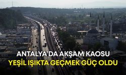 Antalya’da akşam kaosu! Yeşil ışıkta geçmek güç oldu