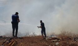 Antalya'da otluk alanda çıkan yangın korkuttu