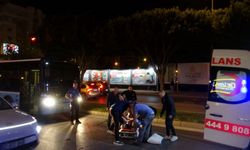 Antalya'da yeşil ışıkta karşıya geçmek isteyen yayaya otobüs çarptı