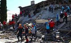 Bu fotoğrafları gören gerçekten deprem olduğunu sanır