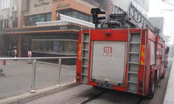 Antalya’nın en işlek caddesinde yangın çıktı! Tramvay seferleri durduruldu