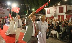 Antalya’daki bu defilede gençler değil yaşlılar yürüdü