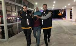 Kucağındaki bebeğe aldırmadan eski eşini defalarca bıçakladı!