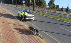 Manavgat'ta polisin 'dur' ihtarına uymayan motosikletli kaza yaptı