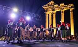 Side’de kültürler buluştu: Halk Dansları Festivali başladı