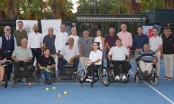 Alanya'da engeller tenis ile aşılıyor!
