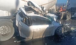 Mersin'de otomobil sürücüsü, kıl payı ölümden döndü