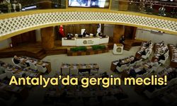 Antalya’da gergin meclis! AK Partili Bayraktar’dan “Her evde 3 araba var” çıkışı