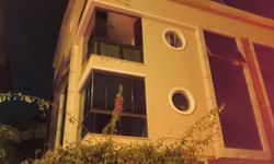 Antalya'da süs için yaktığı mum evi ateşledi