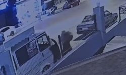 Alanya'da endişelendiren görüntü! Tanımadığı kadına yumruk ve bıçakla saldırdı