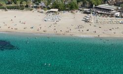 Kasımda yaz gibi gün: Alanya Kleopatra Plajı doldu taştı