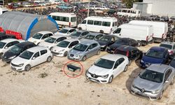 Yediemin otoparkında unutulan bagaj kapağı
