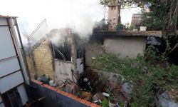Antalya'da yaşlı çiftin evi alev aldı