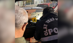 Burdur'da park halindeki otomobile yorgun mermi isabet etti