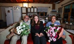 ABB Başkanvekili Büşra Özdemir, ilkokul öğretmeniyle hasret giderdi