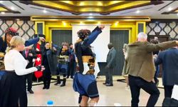 Uluslararası Sağlık Turizmi Konferansı'nda büyükelçiler zeybek oynadı