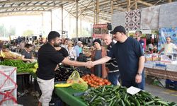 Konyaaltı'nda Cem Kotan, esnaf ile iç içe