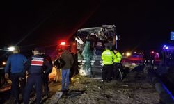 Denizli'de feci kaza! Minibüs ile otobüs çarpıştı