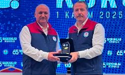 Eğitim Bir-Sen Antalya Şubesi'ne yeni üye rekoru plaket getirdi!