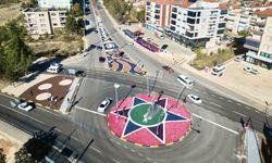 Antalya’nın Elmalı ilçesi renklendi