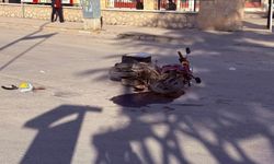 Isparta Yalvaç'ta otomobil ile motosiklet çarpıştı