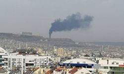 Kepez’de çıkan yangının dumanı gökyüzünü kapladı