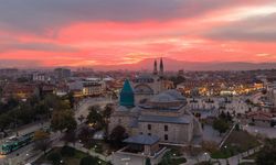 Konya'nın tarihi silüteli gün batımıyla büyüledi