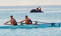 Antalya’da Kürek Şampiyonası nefes kesti