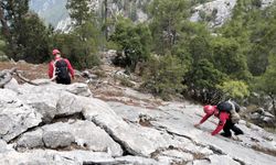 Likya Yolu'nda mahsur kalan yürüyüşçüyü kurtarma anları nefes kesti