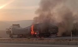 Mersin Mut'ta seyir halindeki TIR alev aldı