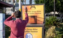 Mersin sahillerinde 1 ton plastik toplandı