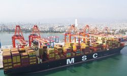 Mersin Uluslararası Limana dünyanın en büyük konteyner gemisi geldi
