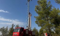 Mersin'de 25 metre yükseklikte mahsur kalan işçi 40 dakikalık operasyonla kurtarıldı