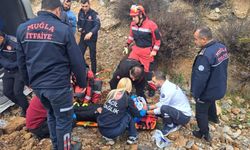 Muğla'da minibüs devrildi: Can pazarında 13 kişi yaralandı