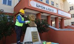 Muğla Büyükşehir'den okullara ara tatil bakımı ve Atatürk köşesi düzenlemesi