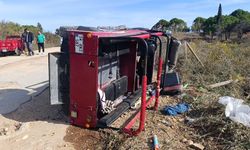 Antalya’da turistlerin olduğu safari aracı devrildi