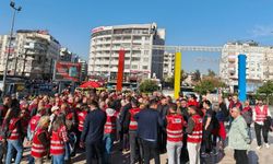 CHP'liler Muhittin Böcek sloganıyla esnafı ziyaret etti