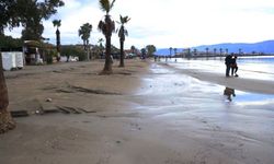 Akyaka'da deniz suyu 10 metre çekildi